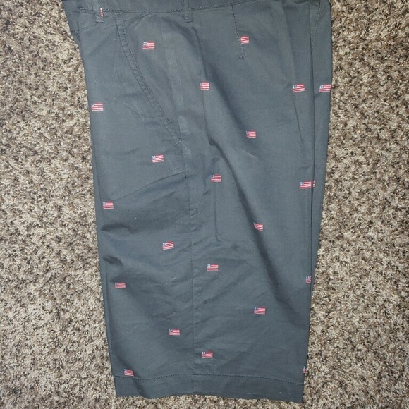 Boy's Old Navy shorts 

Color gray 

Size 16 - Picture 5 of 5